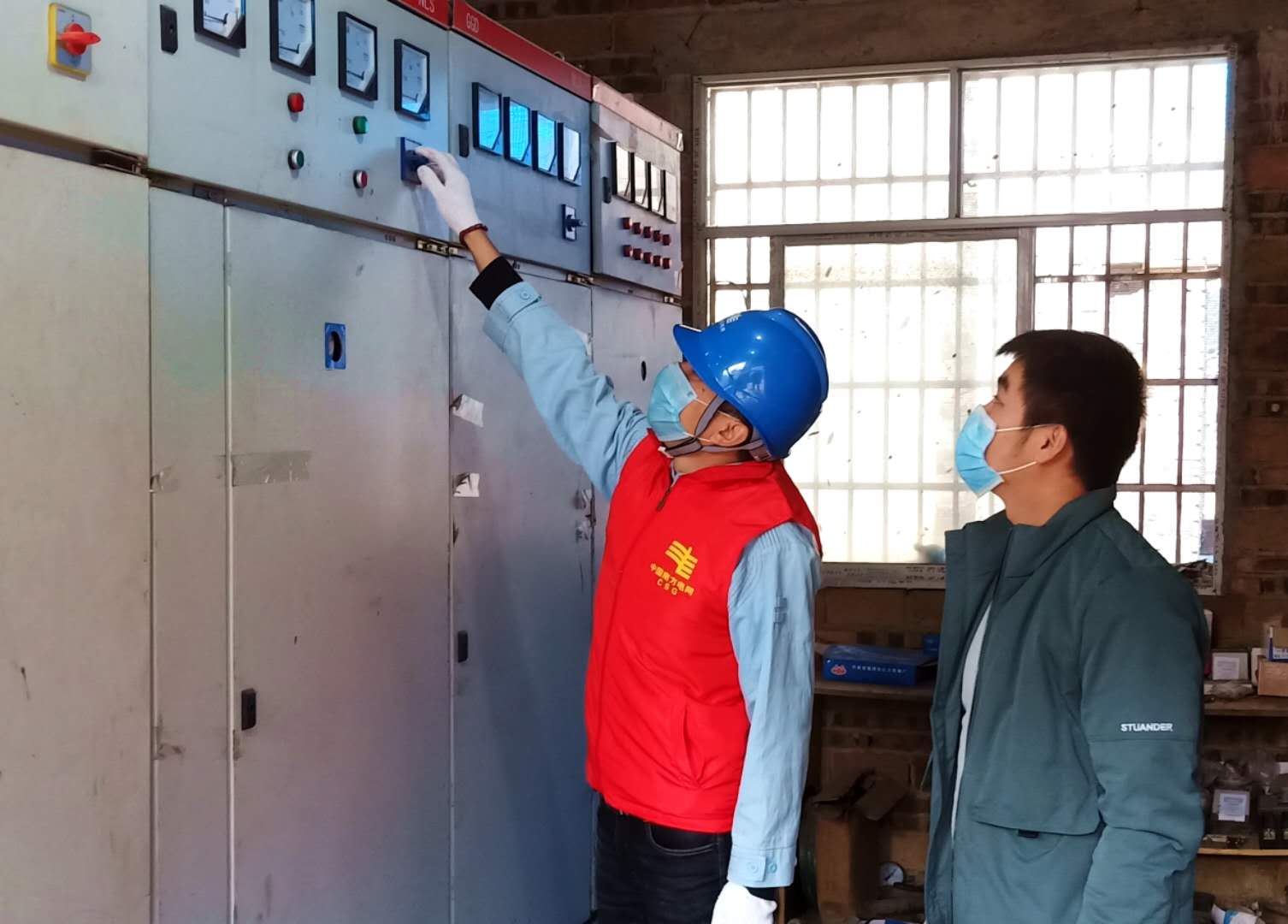 平塘供電局：主動走訪現(xiàn)場辦公，助推企業(yè)有序復(fù)工
