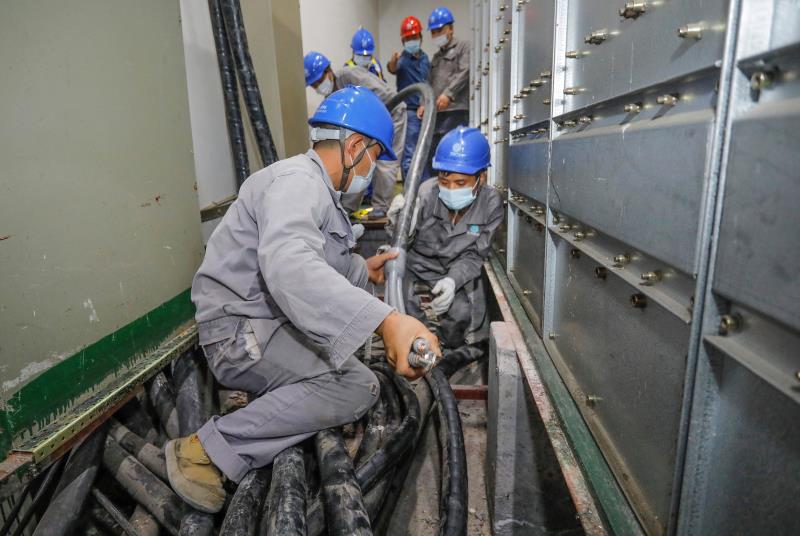 與時間賽跑，為生命加速 電力員工星夜鏖戰(zhàn)為醫(yī)院用電“增容”