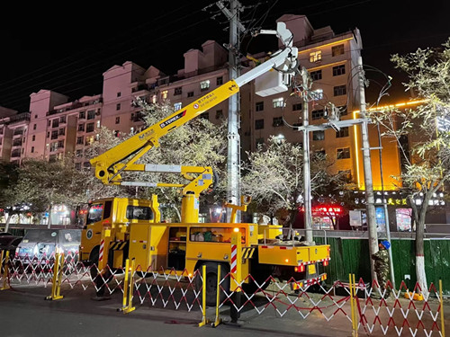 烏海電業(yè)局配電帶電作業(yè)處：堅(jiān)守蒙電責(zé)任，勇戰(zhàn)寒潮