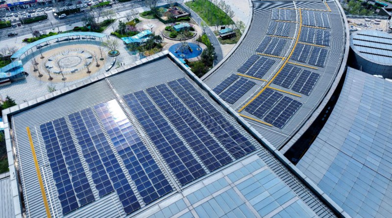 1.2MW！山東商業(yè)綜合體屋頂光伏發(fā)電項目并網(wǎng)發(fā)電