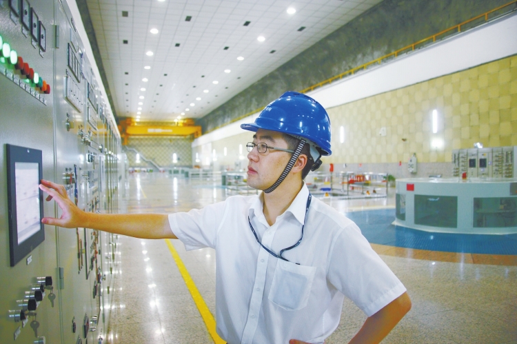 攻堅克難、敢于開拓的創(chuàng)新先鋒——記南網調峰調頻公司檢修試驗分公司總經理、黨委副書記鞏宇