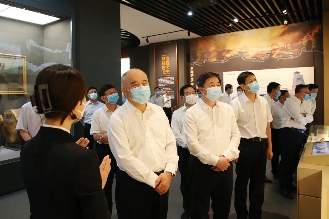 周國平會見中國電信集團黨組書記、董事長柯瑞文