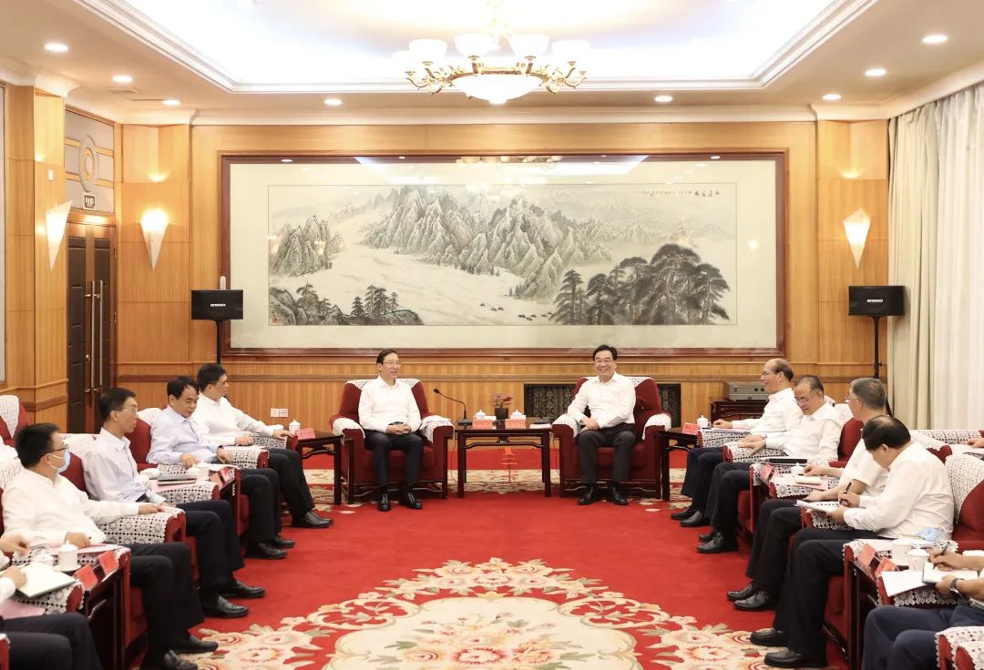國家電網(wǎng)董事長、黨組書記辛保安與青海省委書記信長星、省長吳曉軍會談