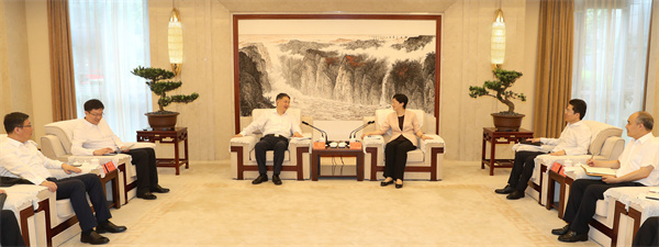 溫樞剛拜會(huì)四川省委常委、成都市委書(shū)記施小琳