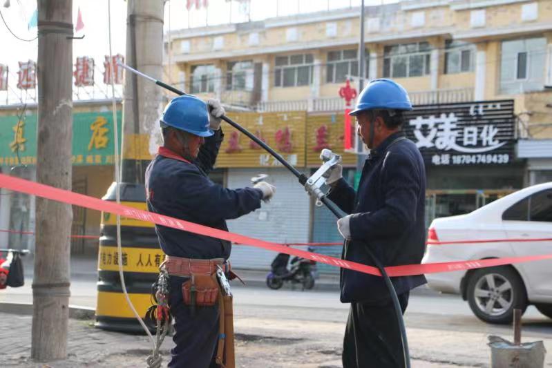 興和供電公司實施城網改造升級　備戰(zhàn)冬季用電高峰