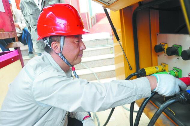 楊忠：善總結(jié)優(yōu)服務，讓客戶用好電