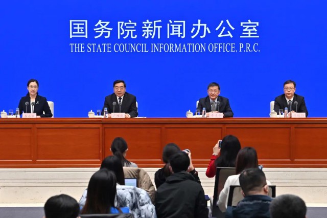 國家發(fā)改委：健全多能互補(bǔ)綜合應(yīng)急調(diào)度機(jī)制，推動(dòng)風(fēng)、光發(fā)電多發(fā)滿發(fā)