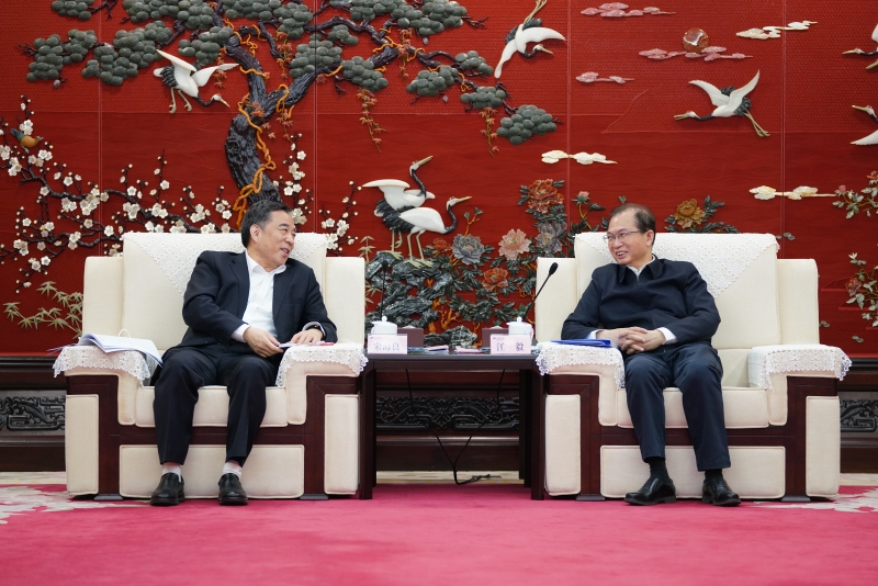 中國(guó)能建黨委書記、董事長(zhǎng)宋海良與中國(guó)華電黨組書記、董事長(zhǎng)江毅會(huì)談