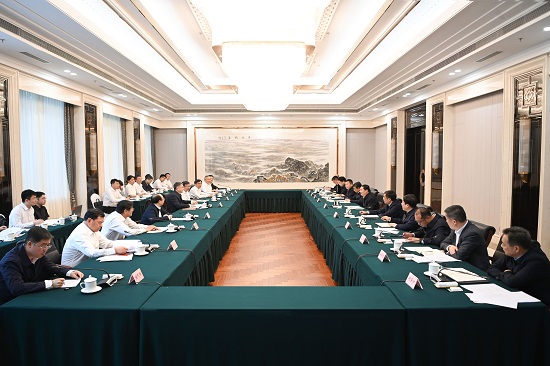 華能集團(tuán)溫樞剛、鄧建玲拜會(huì)遼寧省委書(shū)記郝鵬