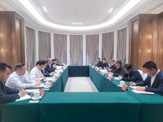 中國電建黨委副書記、總經(jīng)理王斌與黑龍江省常務(wù)副省長王一新舉行會(huì)談