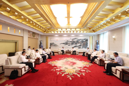 中國(guó)電建黨委副書記、總經(jīng)理王斌與山東省委常委、煙臺(tái)市委書記江成會(huì)談