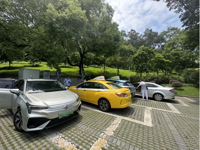 調(diào)查丨多地充電樁電價(jià)漲幅20%以上，分時(shí)電價(jià)與行業(yè)競(jìng)爭(zhēng)多方博弈
