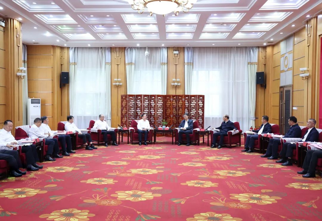 國家電網(wǎng)公司董事長、黨組書辛保安會見青海省委書記陳剛、省長吳曉軍、省政協(xié)主席公保扎西