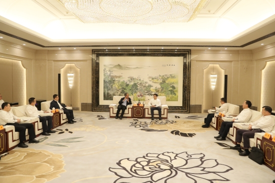 中國(guó)電建黨委副書記、總經(jīng)理王斌與江蘇省委常委、蘇州市委書記曹路寶舉行會(huì)談