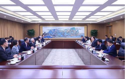 國家電網(wǎng)與香港中電集團(tuán)推動清潔能源開發(fā)利用、促進(jìn)新能源發(fā)展等方面深化合作