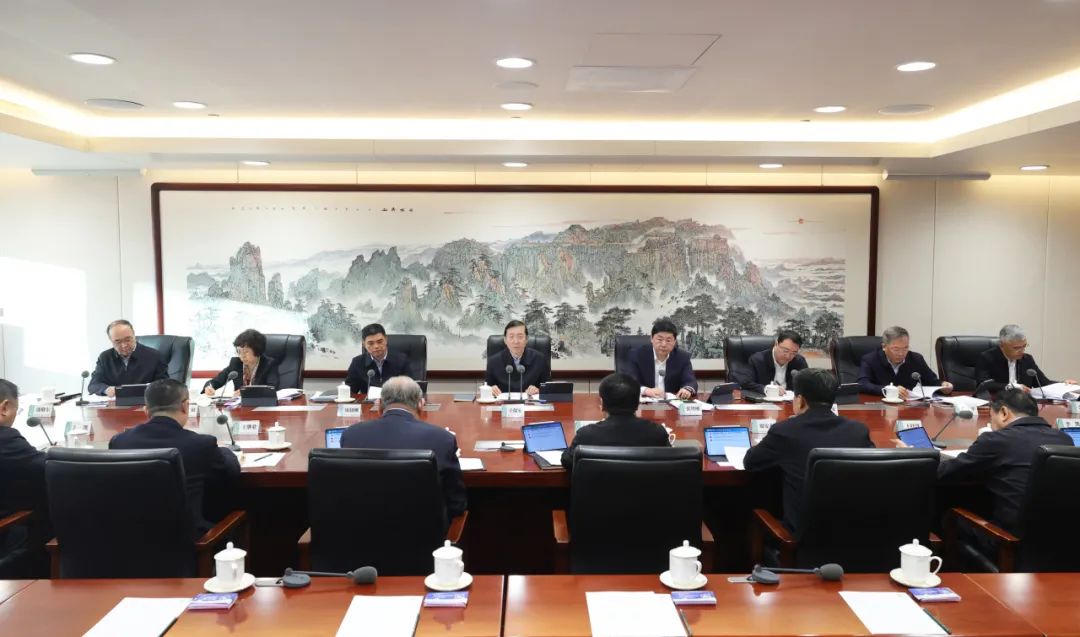 國家電網(wǎng)公司領(lǐng)導(dǎo)班子和專職助理、總師、副總師2024年調(diào)研座談會召開