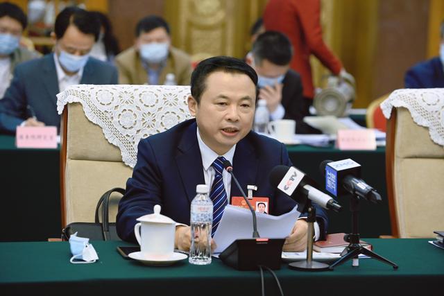 【兩會(huì)好聲音】全國(guó)人大代表、天能控股董事長(zhǎng)張?zhí)烊危和苿?dòng)《可再生能源法》修訂，保障國(guó)家能源安全