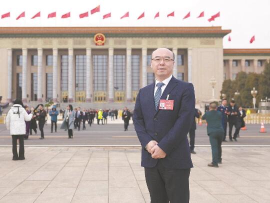 【兩會(huì)好聲音】全國(guó)人大代表，國(guó)網(wǎng)山東公司董事長(zhǎng)、黨委書記 王志偉：推動(dòng)新能源高質(zhì)量發(fā)展 助力美麗中國(guó)建設(shè)