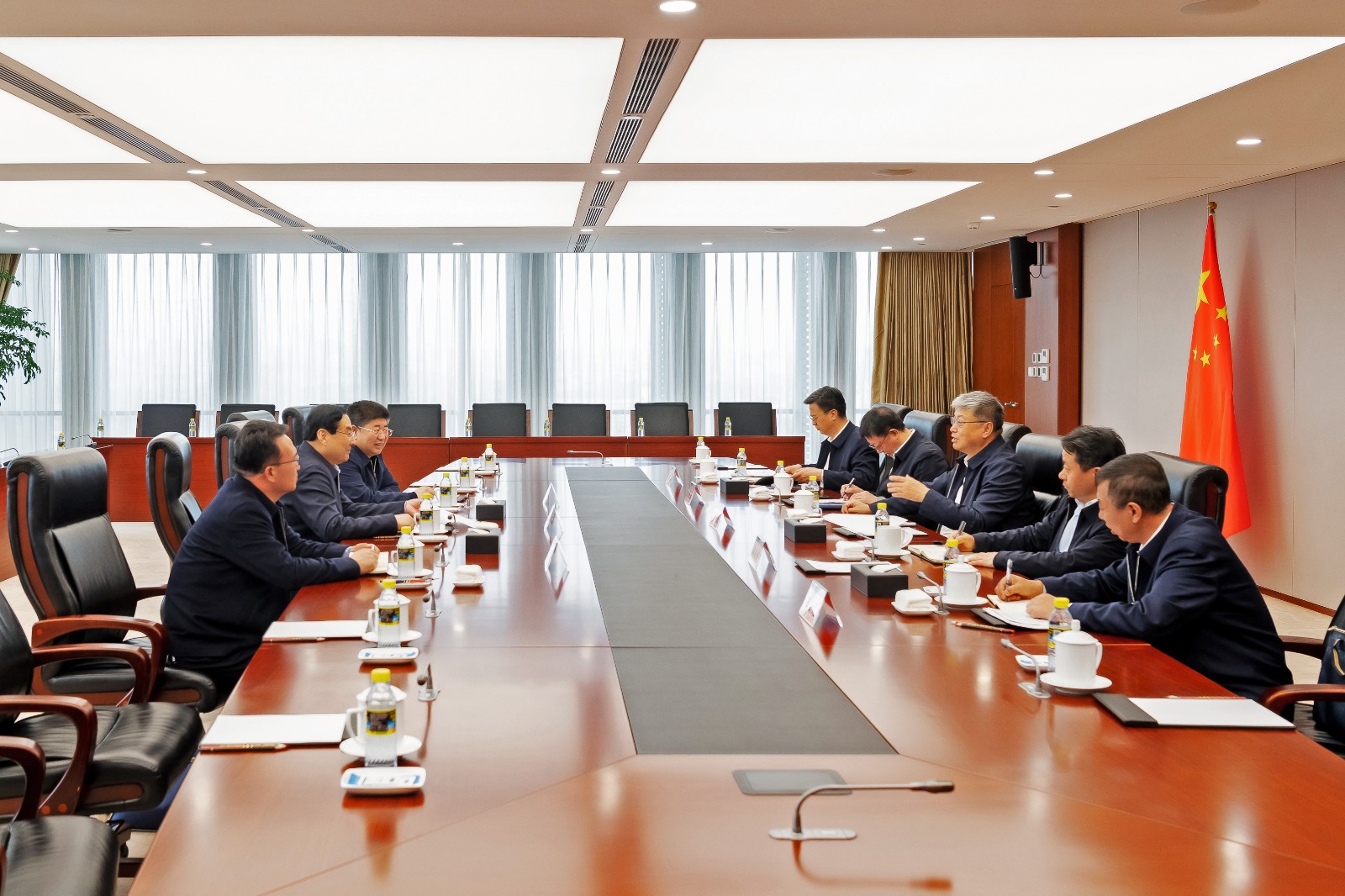 國家能源集團(tuán)黨組書記、董事長劉國躍會(huì)見陜西省政協(xié)副主席、榆林市委書記張曉光
