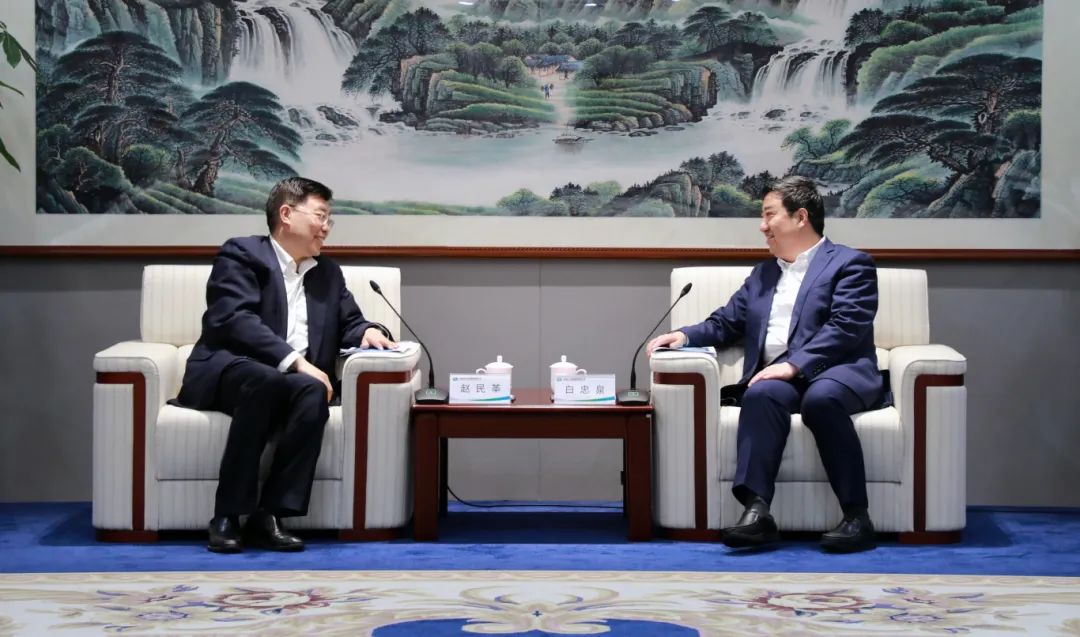 中國電氣裝備黨委書記、董事長白忠泉會(huì)見首鋼集團(tuán)黨委書記、董事長趙民革