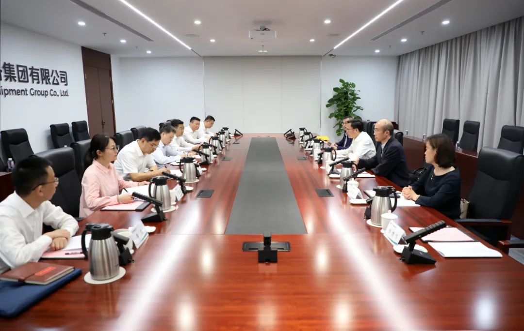 中國電氣裝備黨委副書記、總經(jīng)理周群會見上海
