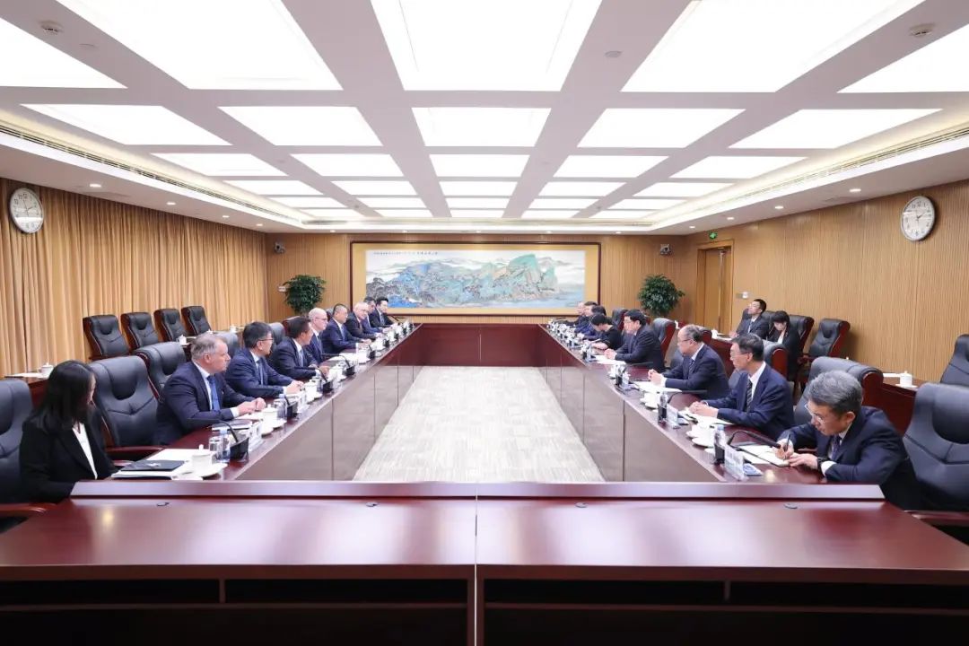 張智剛會(huì)見(jiàn)日立能源總裁方秦、候任總裁沈瑞博