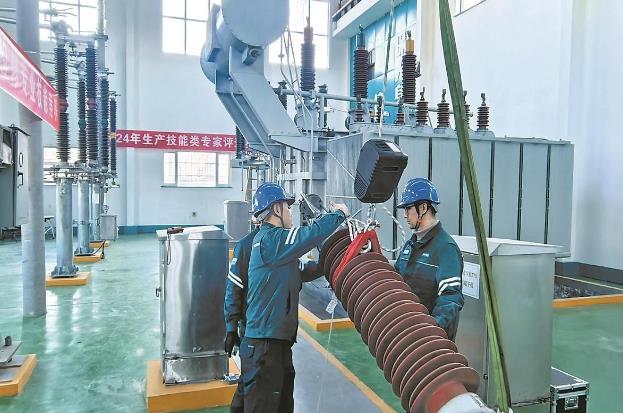 山西晉城供電研制組合器具，變壓器高壓套管吊裝無須登高